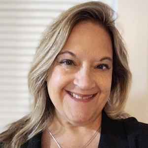 Tina Lewis Headshot